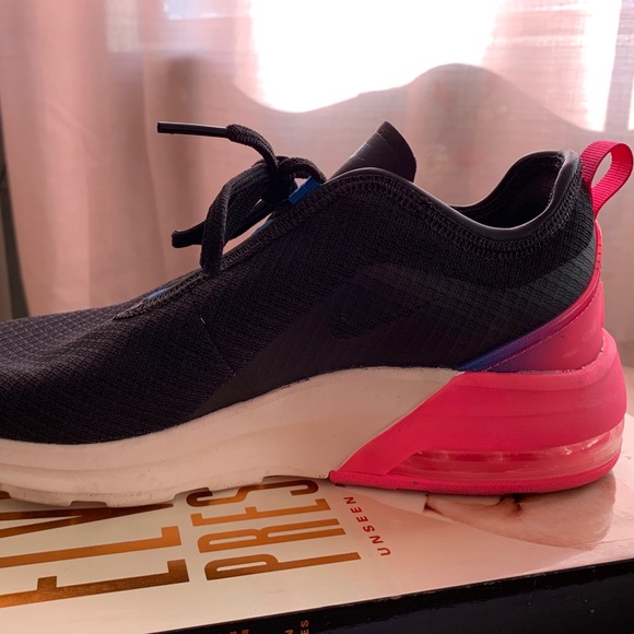 Women’s Nike Air Max Motion 2 Sneakers - Picture 2 of 6